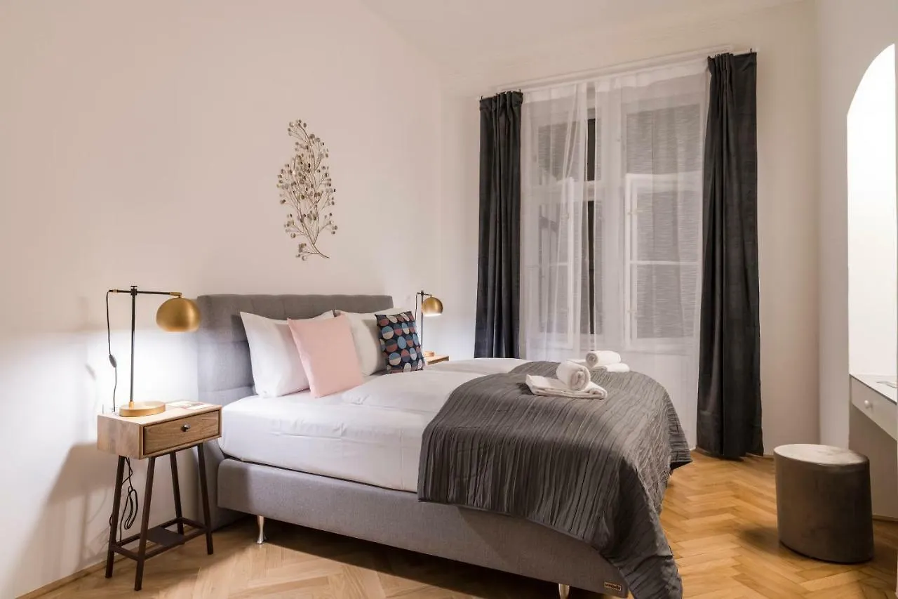 Palais Schottentor Vienna Apartment