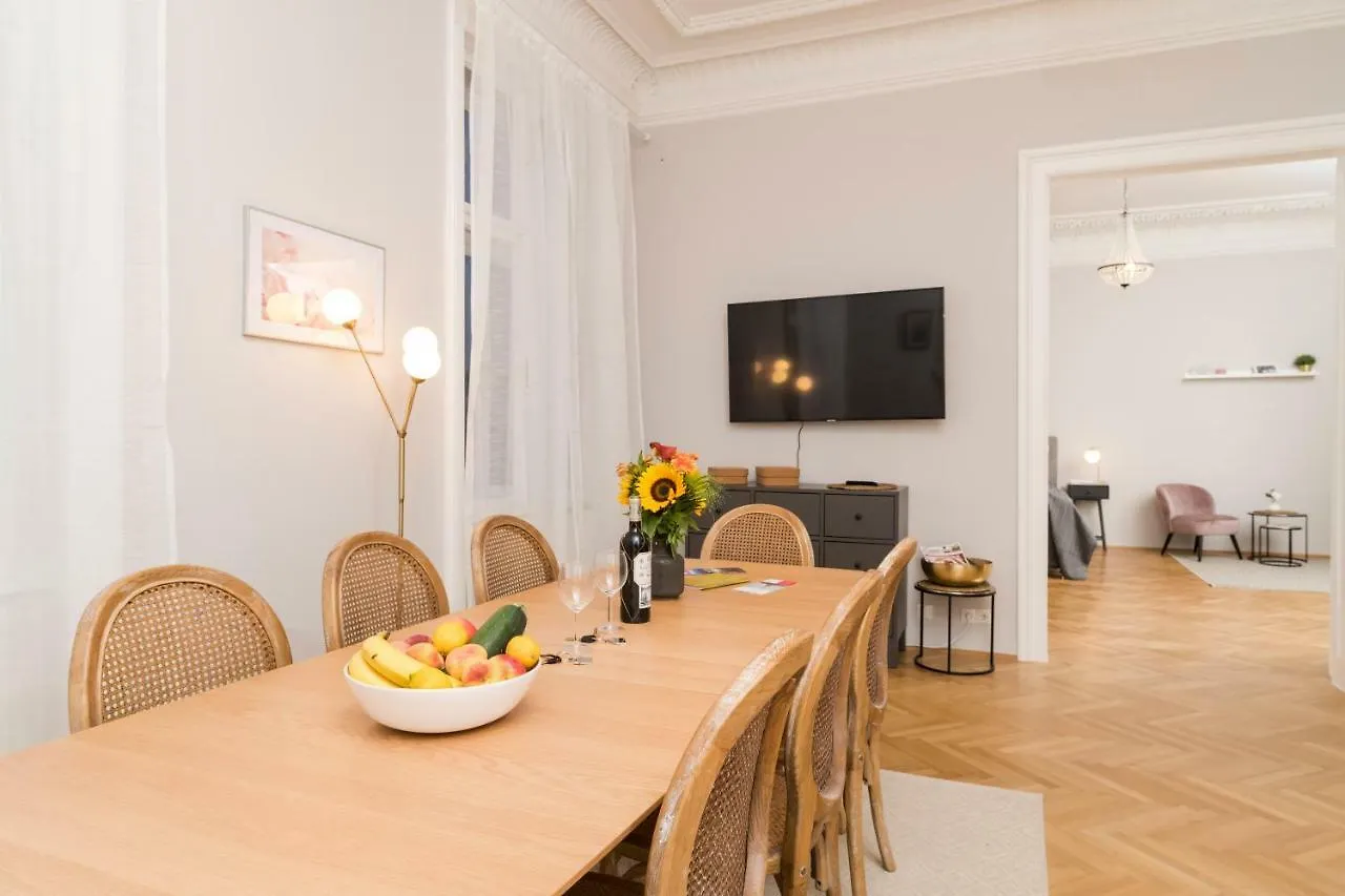 Palais Schottentor Vienna Apartment