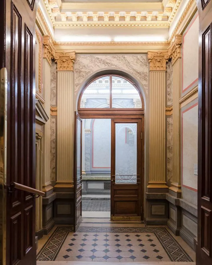 Palais Schottentor Vienna Apartment